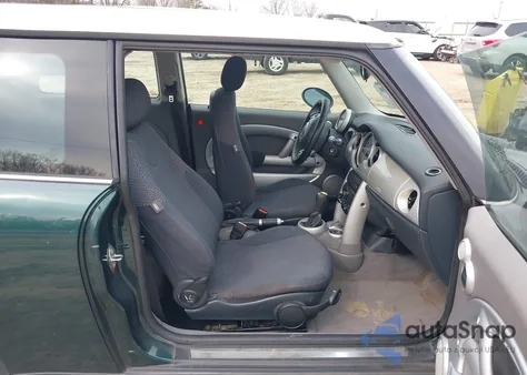 2004 Mini Cooper из США, поврежденный, VIN WMWRC334X4TJ57079